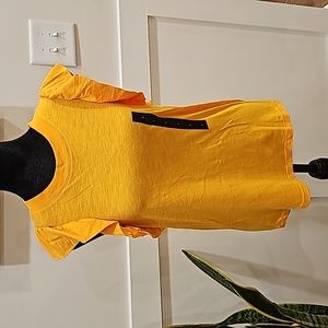 Banana republic malibu tee